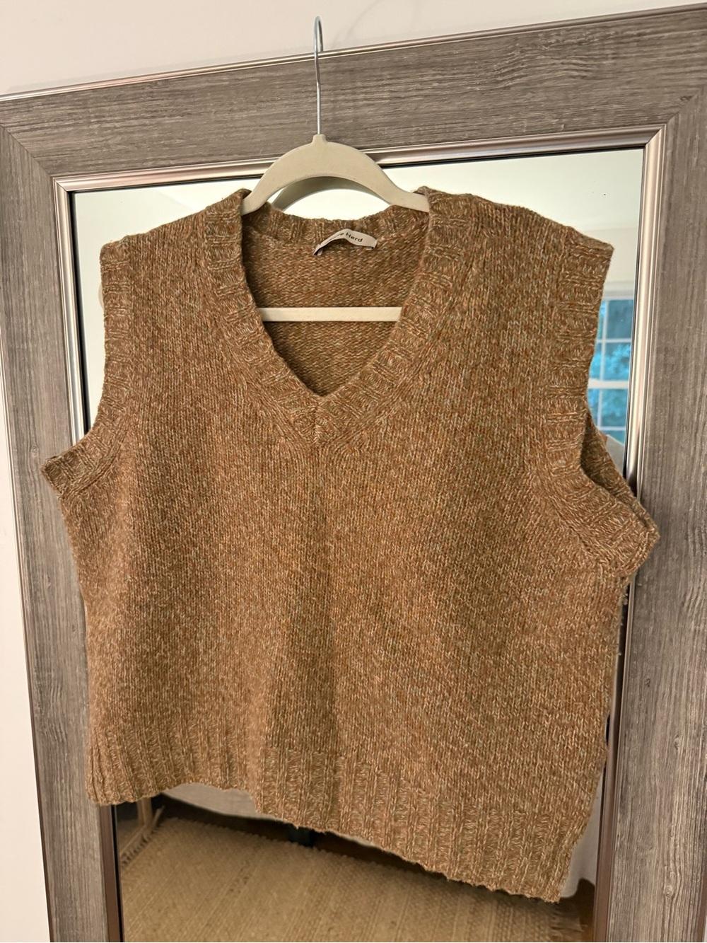 Gentle Herd 100% wool Chunky V-Neck Sweater Vest in Brown